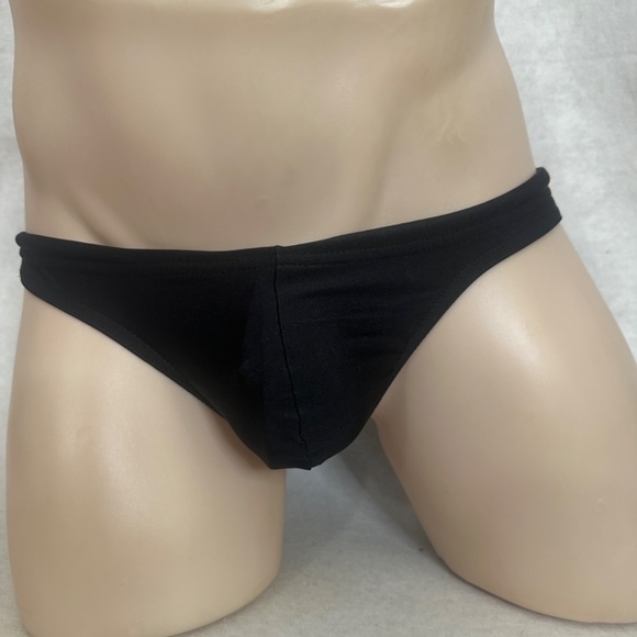 N2N Bodywear Low Rise Pouch Swimsuit Small Gently worn 83% nylon / 17% spandex - Picture 4 of 7